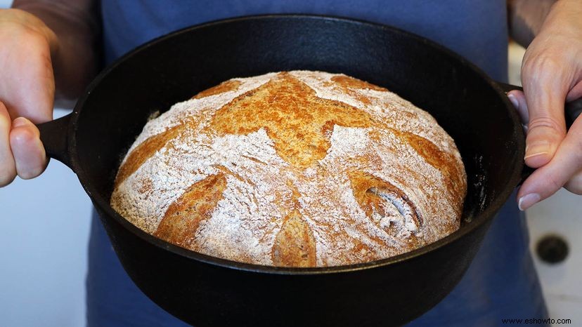 Los hornos holandeses pueden cocinar todo, desde pan hasta pechuga, deliciosamente 