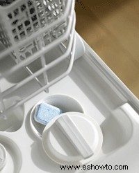 5 consejos para limpiar las manchas de un lavavajillas 