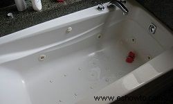 Cómo limpiar chorros de bañera 