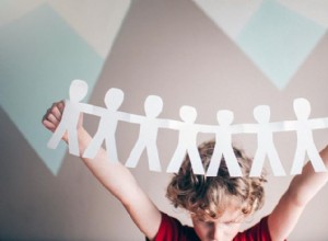 Cómo hacer una cadena de personas de papel cogidas de la mano: manualidad fácil para niños