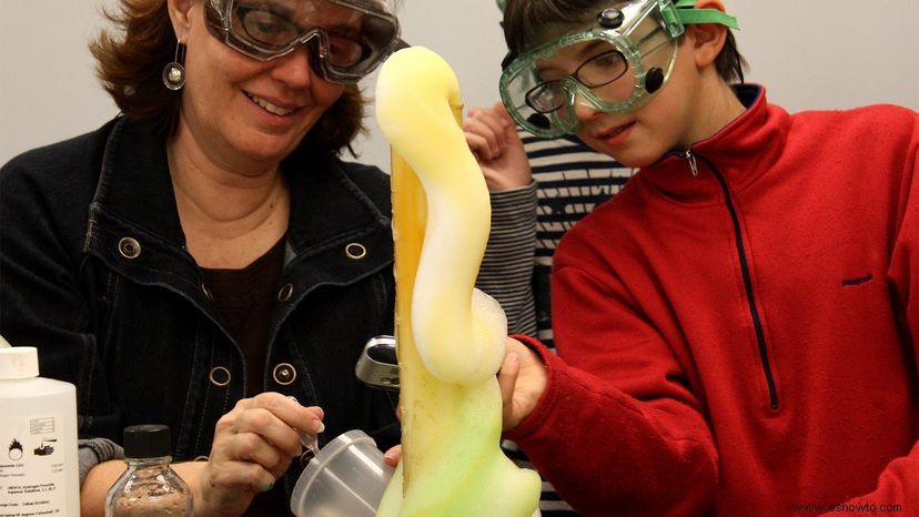 Cómo hacer pasta de dientes de elefante 