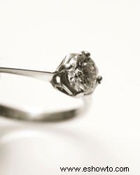 10 estilos clásicos de anillos de compromiso 