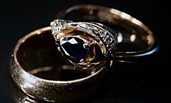 10 estilos clásicos de anillos de compromiso 