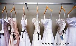 5 siluetas de vestidos de novia y telas para novias de talla grande 