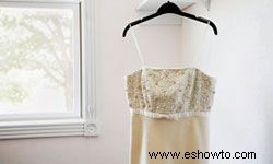5 siluetas de vestidos de novia y telas para novias de talla grande 
