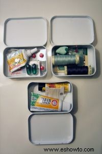 Cómo hacer un kit de supervivencia con una lata de Altoids 