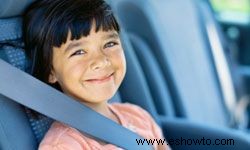10 maneras de mantener a los niños tranquilos en los automóviles y en el avión 
