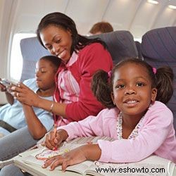 10 maneras de mantener a los niños tranquilos en los automóviles y en el avión 