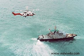 ¿Cómo filman los helicópteros los barcos cangrejeros en mal tiempo? 