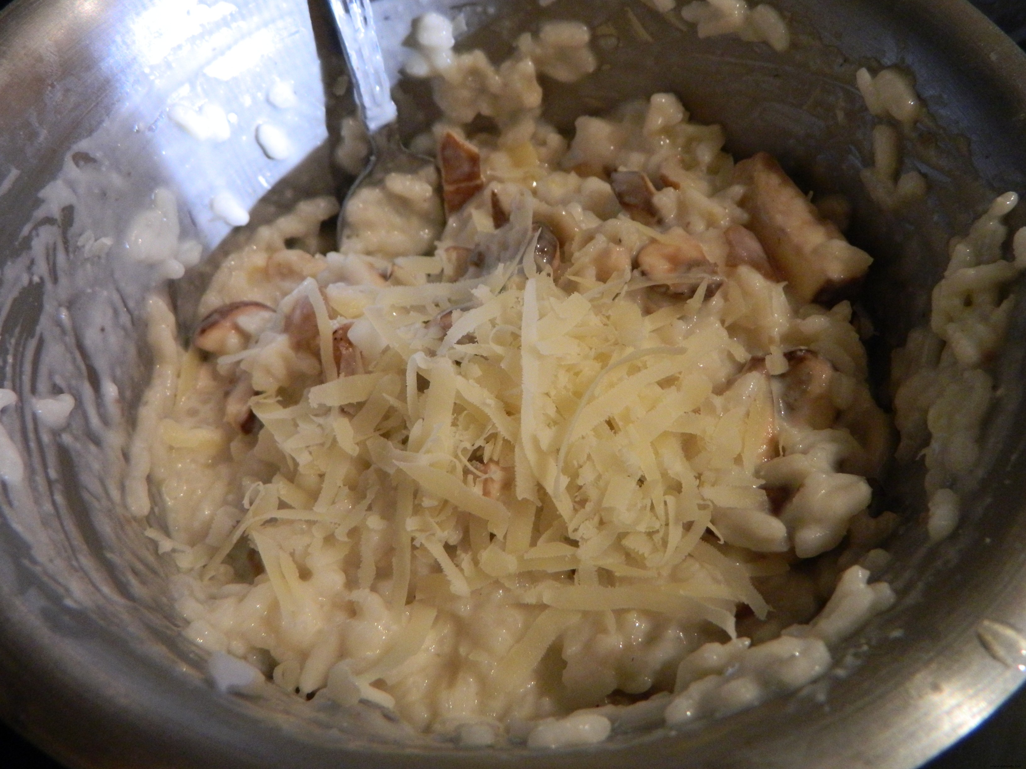 Risotto económico de bistec y champiñones 