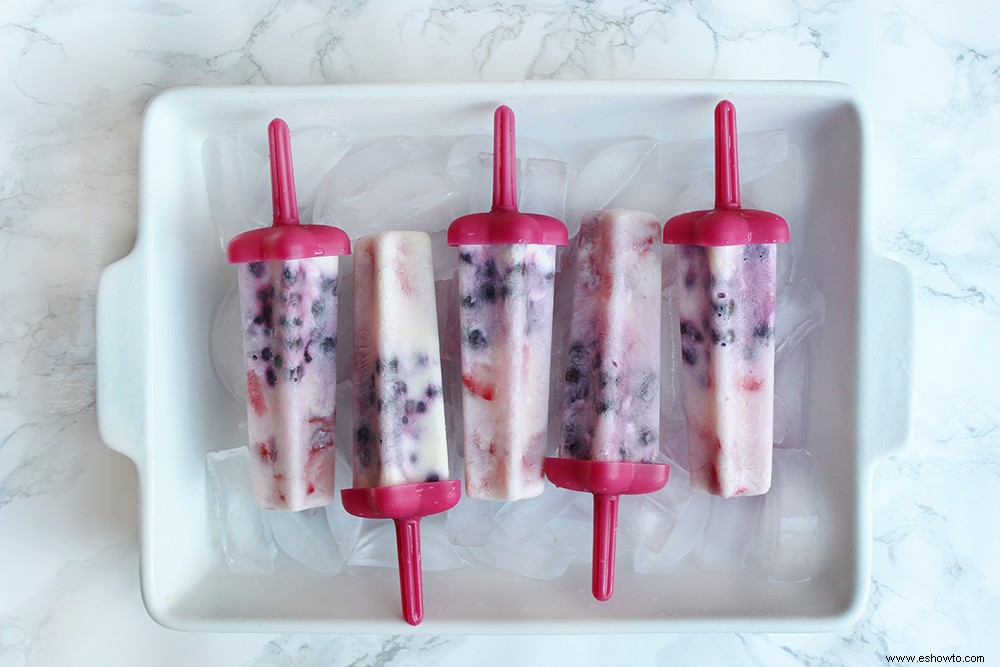 Paletas de kéfir y frutas 