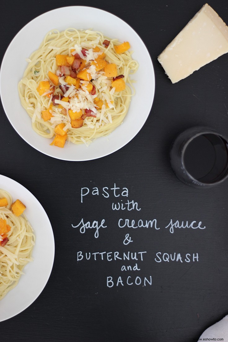 Pasta cabello de ángel con salsa de crema de salvia, calabaza y tocino 