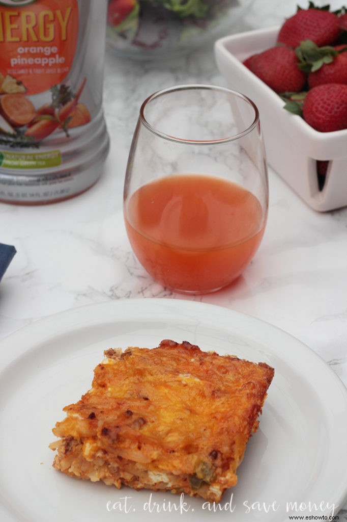 Cazuela de desayuno con chorizo ​​con queso y hash brown 