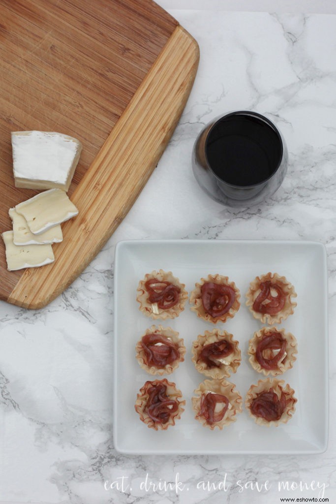 Tartaletas de cebolla caramelizada con brie y balsámico 