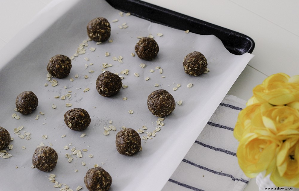 Receta deliciosa de bolas de proteína de mantequilla de almendras 