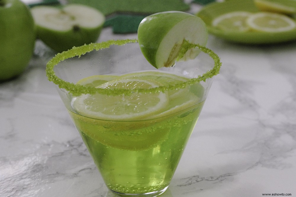 Receta Lucky 7UP Sour Apple Spritzer 