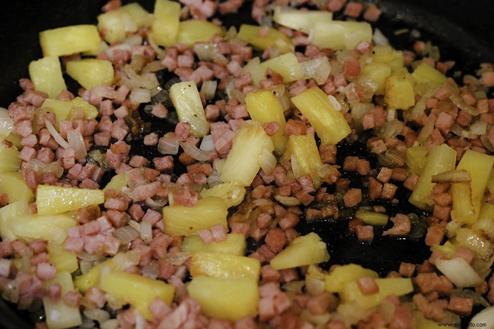 Receta de arroz frito con cerdo y piña 