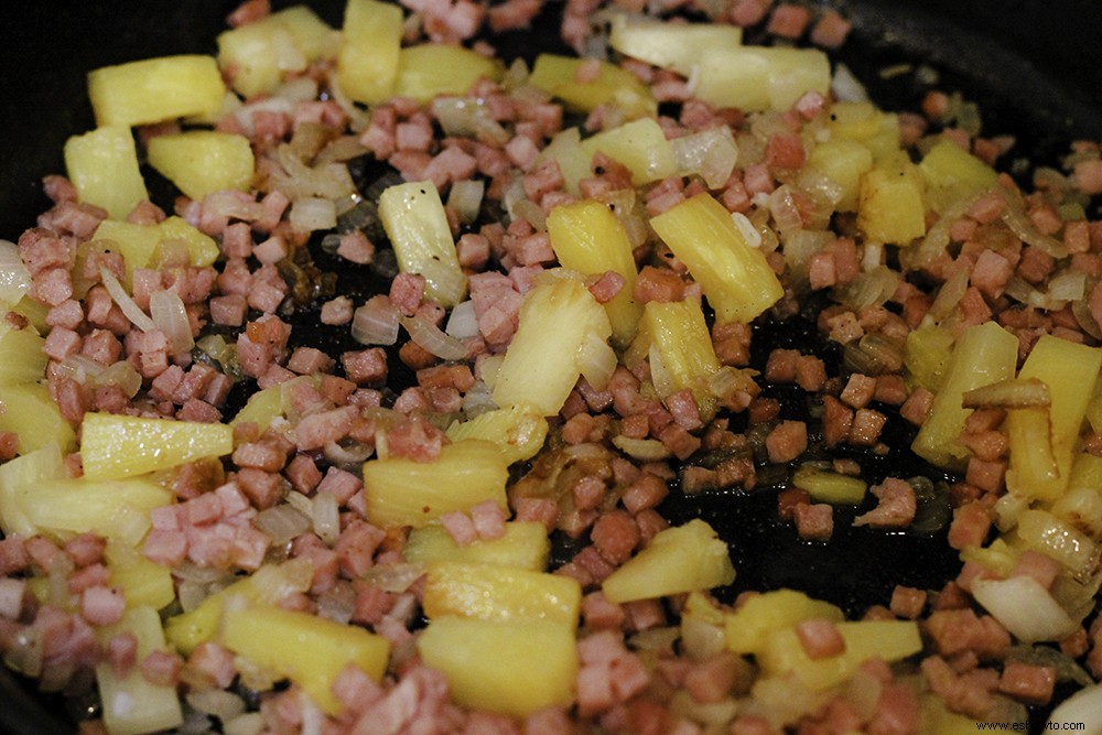 Receta de arroz frito con cerdo y piña 