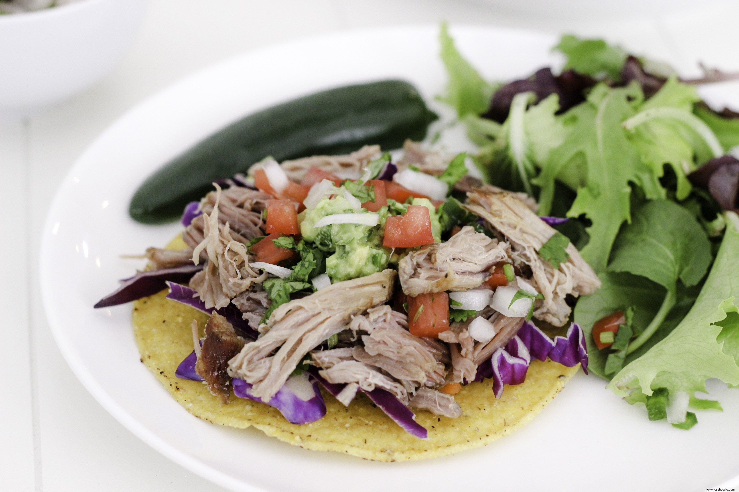 Idea fácil para cenar:receta de tostadas de carnitas de cerdo 