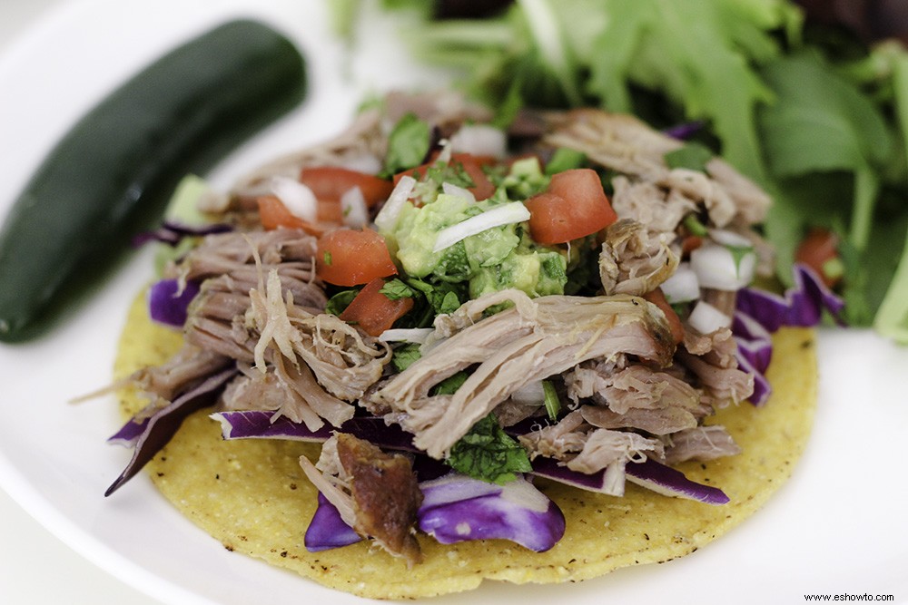 Idea fácil para cenar:receta de tostadas de carnitas de cerdo 