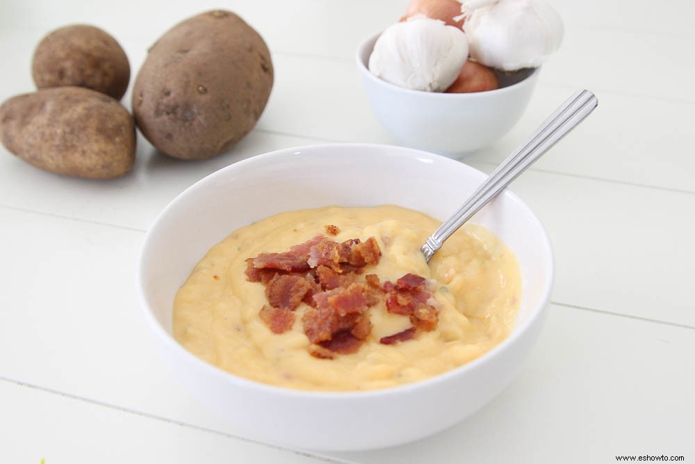 Sopa de papa cargada fácil para el Mes Nacional de la Sopa 