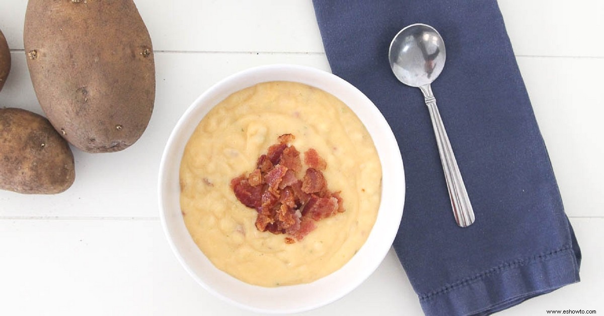 Sopa de papa cargada fácil para el Mes Nacional de la Sopa 