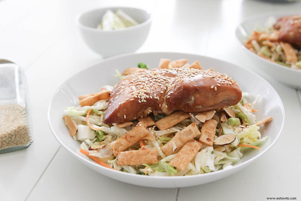 Idea de cena rápida y fácil:Ensalada de salmón glaseado con teriyaki salvaje de Alaska 