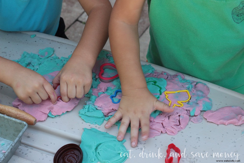 Deje que los niños sean niños con un vestido para una fiesta desordenada 