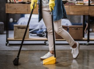 Por qué siento culpa cada vez que contrato a una señora de la limpieza: Razones honestas de una madre