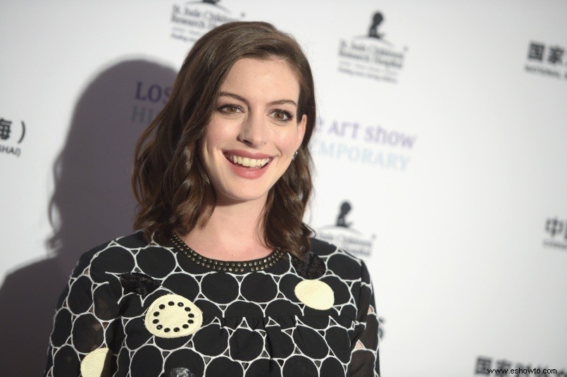 Anne Hathaway sabe que está aumentando de peso y no necesita que se lo digas 