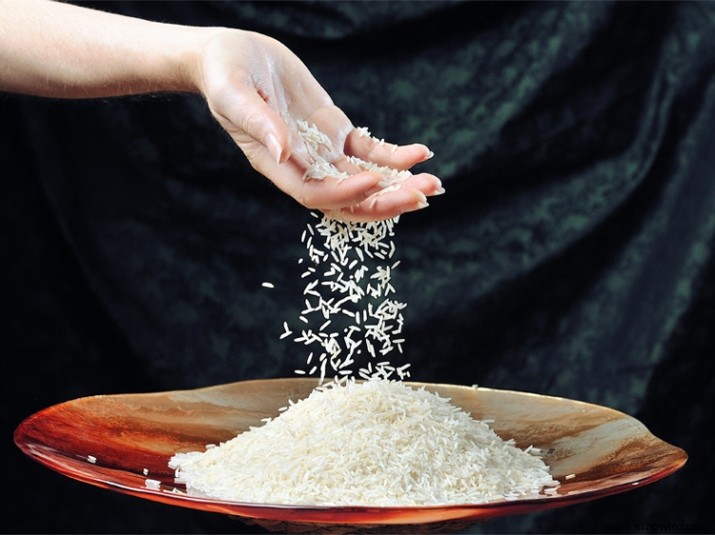 Cómo cocinar arroz para que tenga la mitad de calorías 