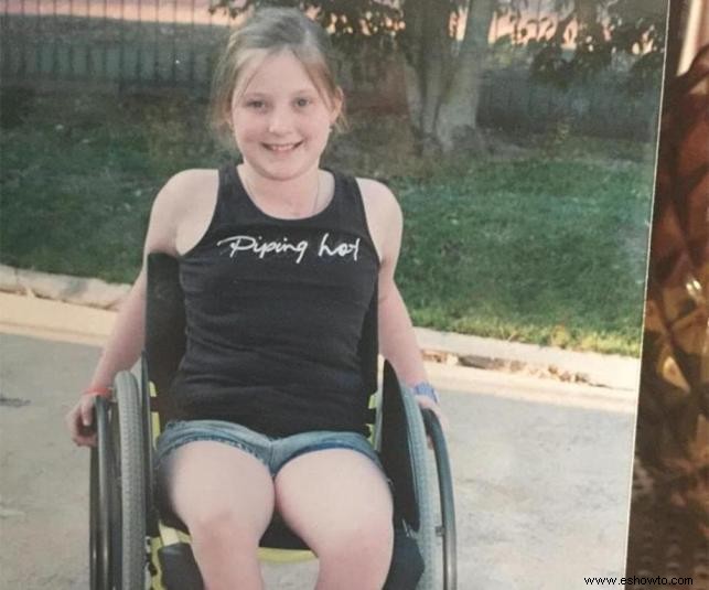 Se suponía que una mujer con espina bífida no viviría hasta los 2 años, ahora es una mamá sin silla de ruedas 