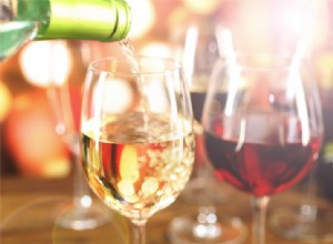 Sí, puede beber vino con la dieta cetogénica, pero solo estos específicos 