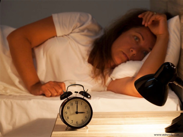 El  insomnio cetogénico  es algo real para algunas personas que hacen dieta, así que aquí le mostramos cómo solucionarlo 