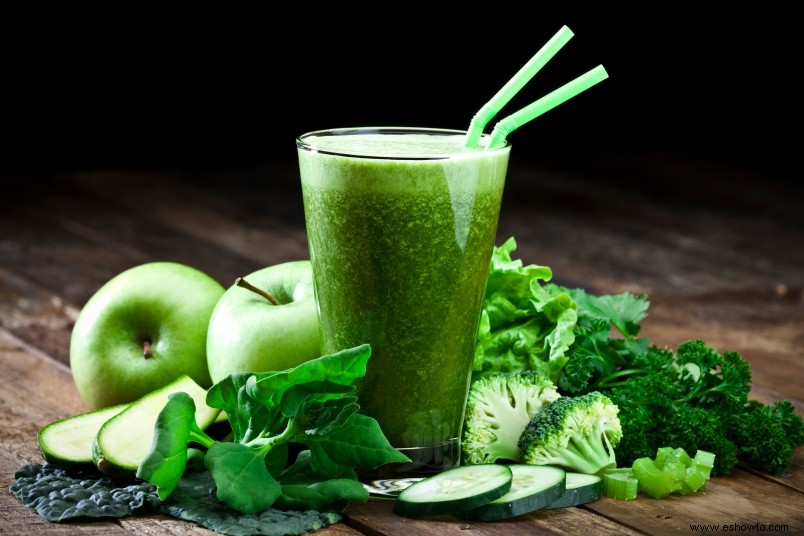 El batido de verduras que el Dr. Oz recomienda para una cintura recortada en esta temporada navideña 