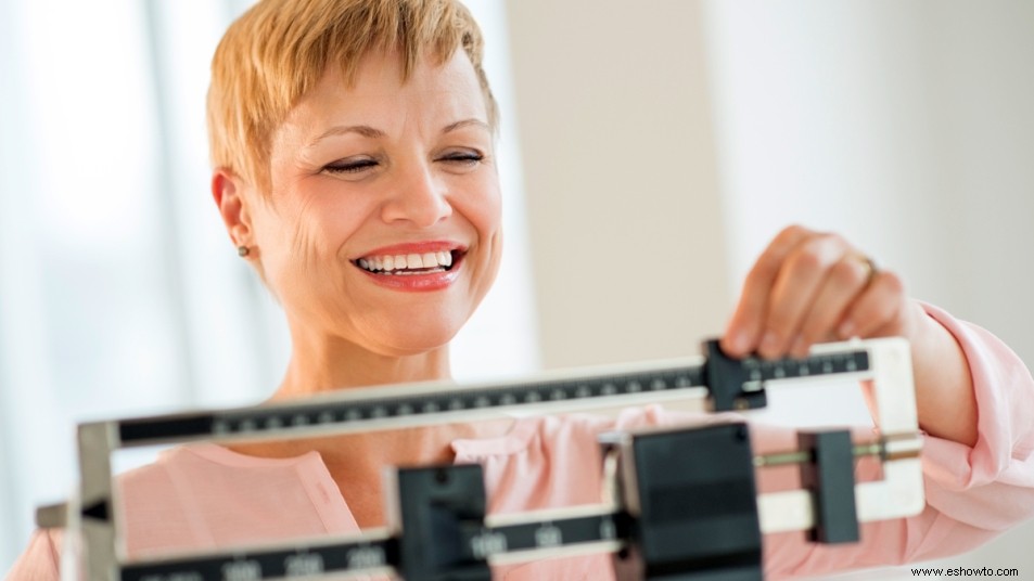 La mejor dieta para ayudar a las mujeres posmenopáusicas a perder kilos rápidamente 