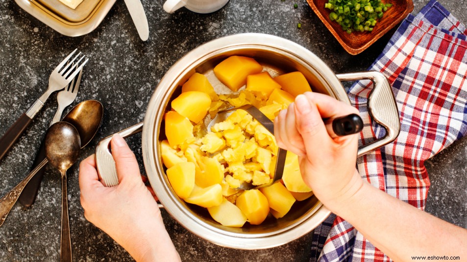 Haga el puré de papas más sabroso con este producto básico de despensa 