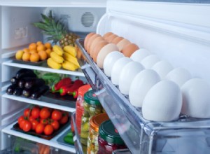 El estante para huevos es el peor lugar en su refrigerador para almacenar huevos 