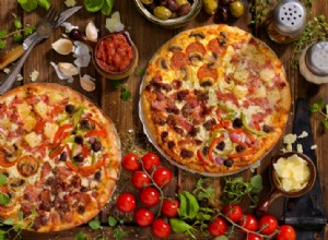 ¿Pizza con fresas? El topping controvertido que supera a la piña y divide a internet