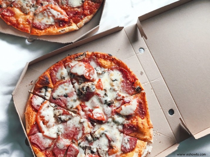 Desayunar pizza en realidad puede ser bueno para ti, más o menos 