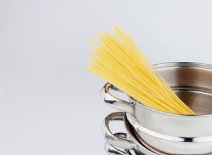 El agujero en la cuchara para pasta: el truco infalible para medir porciones de espagueti seco