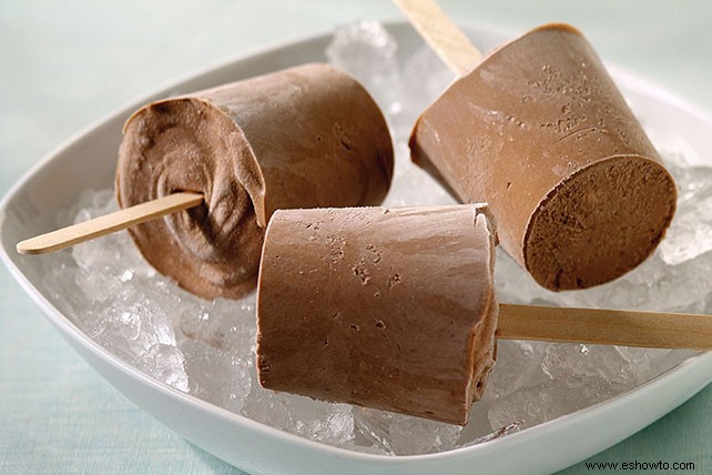 Cómo hacer paletas de pudín, las golosinas congeladas que te llevarán de vuelta a la infancia 