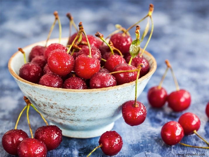 Las cerezas pueden ayudarlo a dormir y mejorar su salud general cuando está despierto, según muestra una investigación 