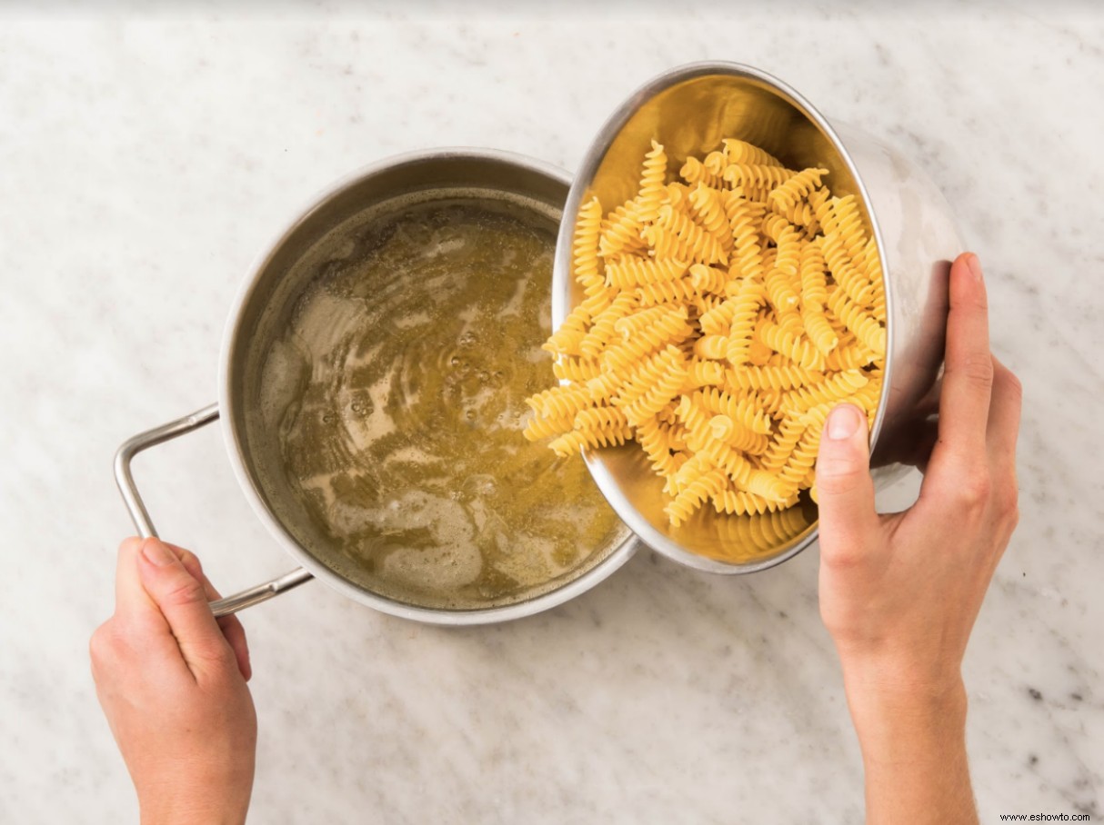 Cómo recalentar la pasta para que sepa al dente nuevamente 