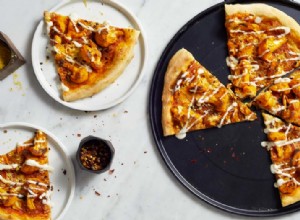 Pizza de Coliflor Buffalo: Merienda Saludable e Irresistible para el Día del Juego