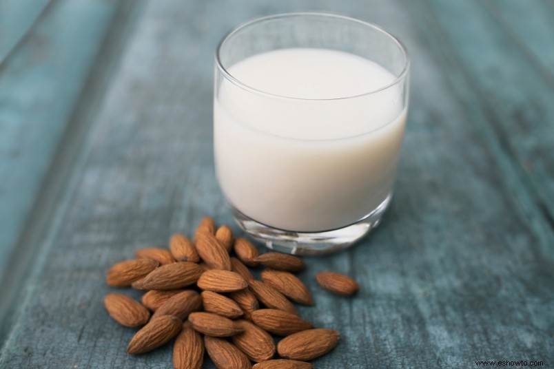 ¿Es la leche de almendras realmente libre de lácteos? 