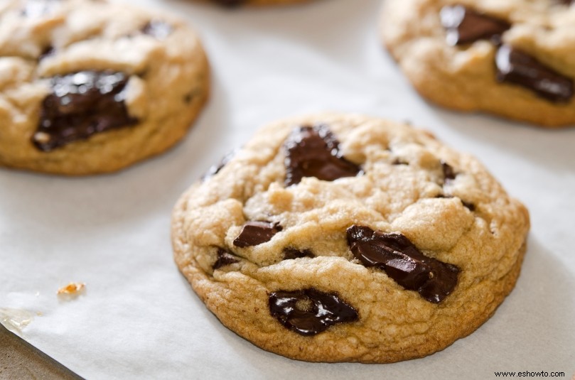 Hornea tus galletas con una cacerola con agua para asegurarte de que estén siempre húmedas 