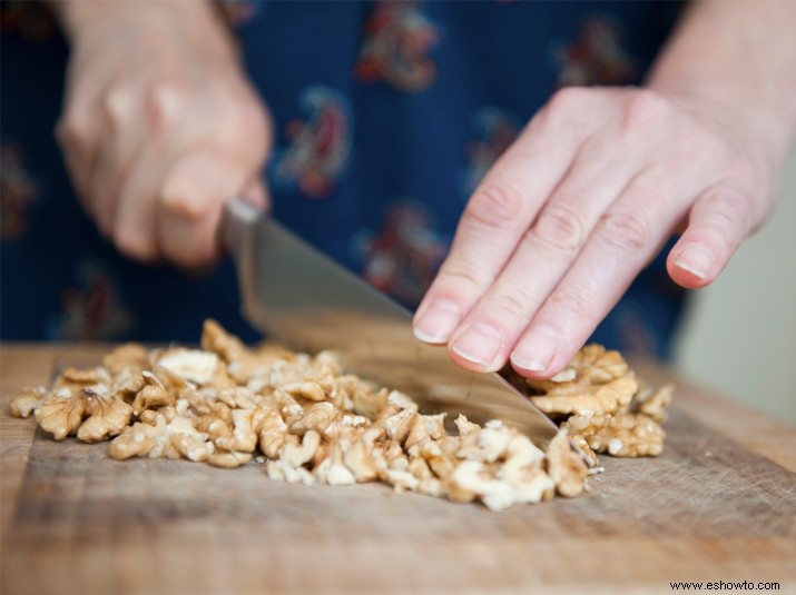 Cómo Comer Nueces Puede Ayudar a Bajar la Presión Arterial 