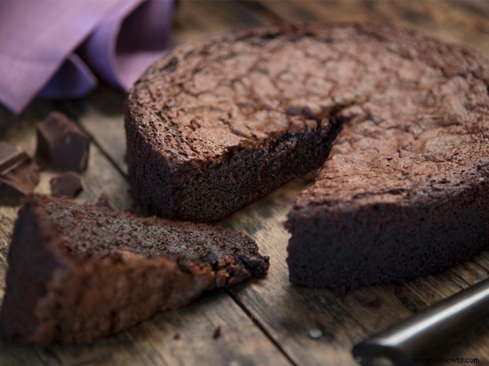 Use este ingrediente sorprendente en lugar de mantequilla y aceite para un rico (y más saludable) pastel de chocolate 