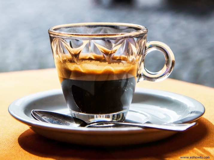 ¿Beber café puede causar dolores de cabeza? 